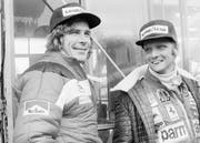 Niki Lauda (r.) mit seinem härtesten Konkurrenten James Hunt vor dem entscheidenden Rennen 1976 in Japan. (Bild: Nick Ut/Keystone)