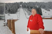 Theddy Amstutz bei der Skisprungschanze in Engelberg. (Bild: Corinne Glanzmann, 15. Dezember 2010)