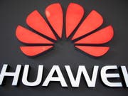 US-Firmen dürfen noch drei Monate lang Technik an den chinesischen Telekomausrüster Huawei liefern. (Bild: KEYSTONE/EPA/ROMAN PILIPEY)