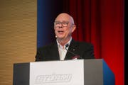 Peter Thoma, Stiftungsratspräsident der Carl-Stürm-Stiftung, und seine Ratskollegen stehen für die Auswahl der diesjährigen Preisträger in der Kritik. (Bild: Christof Sonderegger)