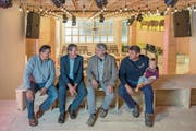 Die Brüder Willi, Werner alias Wetz, Guido und Daniel Zihlmann mit Louise. (Bild: Nadia Schärli, Wolhusen, 14. Mai 2019)