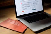 Der Schwyzer Kantonsrat äussert Bedenken gegenüber dem E-Voting. (Bild: Gian Ehrenzeller / Keystone, St. Gallen, 22. September 2017)