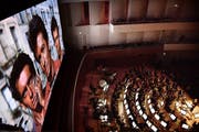 Ein Bild vor dem Bandenkrieg: Die West Side Story (2015) war einer der grössten Erfolge des 21st Century Orchestra und seines damaligen Produzenten Pirmin Zängerle. (Bild: Nadia Schärli)