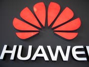 Huawei will in der Schweiz in die Forschung investieren. (Bild: KEYSTONE/EPA/ROMAN PILIPEY)