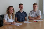 Melanie Frischknecht, David Schober und Jonathan Mösli wollen, dass Jugendliche in politische Prozesse integriert werden. (Bild: Yann Lengacher)