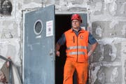 Zuerst die Arbeit, dann der Sport: Lutz Scheuber, Baupolier und Schwinger aus Nidwalden. (Bild: Dominik Wunderli (Cham, 24. Mai 2019))