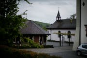 Der Pavillon mit der Jägerstube und die Kapelle St. Elisabeth.