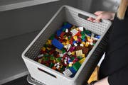 Spielerisch neue Ideen entwickeln, unter anderem mit Lego. (Bild: Ruben Schönenberger)