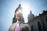 Der SRF-Grossbritannien-Korrespondent Martin Alioth in St.Gallen. (Bild: Benjamin Manser, 24.Mai 2019)