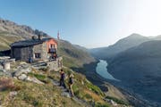 Anspruchsvoll und eher für geübte Wanderer, aber mit belohnenden Ausblicken: die insgesamt 130 Kilometer lange Bernina-Tour. (Bild: Gian Giovanoli)