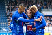 Lucas Alves, Ruben Vargas und Blessing Eleke (Bild oben, von links) bejubeln einen Treffer gegen die Grasshoppers. (Bild: Martin Meienberger/Freshfocus)
