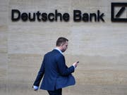 Die Deutsche Bank muss laut einem Gerichtsbeschluss erst das Berufungsverfahren abwarten, ehe sie Geschäftsunterlagen zu US-Präsident Donald Trump und seiner Familie herausgeben darf. (Bild: KEYSTONE/EPA/FACUNDO ARRIZABALAGA)