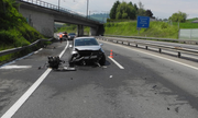 Von den fünf Insassen des verunfallten Autos wurde nur einer verletzt. (Bild: Kantonspolizei Schwyz, Küssnacht, 25. Mai 2019)
