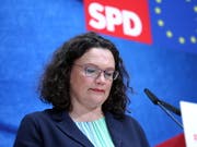 Nach dem Desaster für die SPD bei der Europawahl will sich Partei- und Fraktionschefin Andrea Nahles (im Bild) in der kommenden Woche in der Fraktion vorzeitig zur Neuwahl stellen. (Bild: KEYSTONE/EPA/OMER MESSINGER)