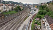 Neu sollen die Gleise der Appenzeller Bahnen gerade über das Güterbahnhofareal führen. Wegen der Gleisverlegung entsteht im Jahr 2020 ein Übergang mit Schranken für Velofahrer. (Bild: Benjamin Manser)