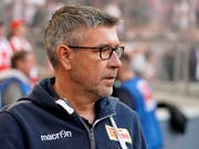 Trainer Urs Fischer hält den Ball zwar bewusst flach. Das Ziel von Union Berlin nach seiner verblüffenden Zweitliga-Saison ist aber klar: Aufstieg in die erste Bundesliga (Bild: KEYSTONE/EPA/RONALD WITTEK)