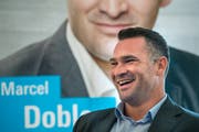 Der FDP Ständeratskandidat Marcel Dobler an der Medienkonferenz. (Bild: Benjamin Manser)