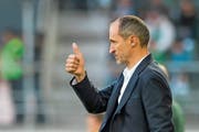 Daumen hoch bei Thomas Häberli: Sein FCL-Kontrakt wurde um ein Jahr verlängert. (Bild: Martin Meienberger/Freshfocus (20. April 2019))