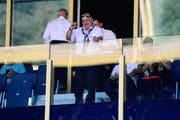 Bernhard Alpstaeg verfolgt ein FCL-Spiel von der Tribüne aus. (Bild: Daniela Frutiger / Freshfocus)