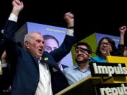 Ernest Maragall von der Republikanischen Linken Kataloniens feiert seinen Sieg bei der Bürgermeisterwahl in Barcelona. (Bild: KEYSTONE/EPA EFE/QUIQUE GARCIA)