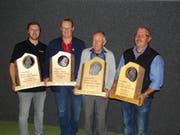 Die Sieger des Aktionärsschiessens (von links): Daniel Renggli, Kägiswil (Ordonnanz 300 m), Josef Zemp, Wilen (Jagd 150 m), Guido Bauer, Meiringen (Pistole 25 m), Werner Graber, Tschingel (sport 300 m)