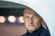 Der 56-jährige Peter Zeidler verfügt in St. Gallen noch über einen Vertrag bis 2021. (Bild: Urs Bucher)