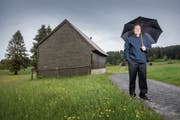 Patrick Kessler im Gaiser Hochmoor, wo Ende August das Festival Klang Moor Schopfe stattfindet. (Bild: Urs Bucher (Gais, 28. Mai 2019))