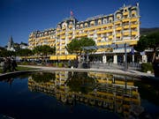 Das Montreux Palace ist vom Donnerstag bis Sonntag für das Bilderberg-Treffen reserviert. (Bild: KEYSTONE/MARTIAL TREZZINI)