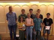 Ehrung der JO-Kids (von links): Armin Briker (JO-Chef), Lorena Kempf, Yannick Planzer, Lilly Briker, Nico Gisler, Joel Aschwanden, Robin Kempf, Silvan Briker. (Bild: PD)