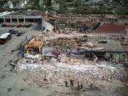 Ein Einkaufszentrum in Trümmern: Ein Tornado hinterliess in der US-Stadt Dayton im Bundesstaat Ohio eine Schneise der Verwüstung. (Bild: KEYSTONE/AP The Columbus Dispatch/DORAL CHENOWETH III)
