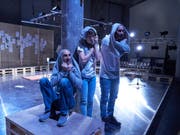 Das Entsetzen steigert sich: Das Theater St. Gallen zeigt im Schauspielprojekt «Verminte Seelen» anhand von exemplarischen Schicksalen auf, wie in der Schweiz an Tausenden von administrativ Versorgten ein historisches Unrecht geschah. (Bild: Theater St. Gallen)