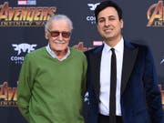 Comic-Zeichner Stan Lee und sein Manager Keya Morgan bei der Filmpremiere von «Avengers: Infinity War» in Los Angeles. (Bild: KEYSTONE/AP Invision/JORDAN STRAUSS)
