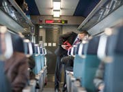 Das Studenten-GA wird vorerst nicht abgeschafft - der Proteststurm zeigte Wirkung. (Bild: Keystone/GAETAN BALLY)