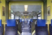 Der Mann soll in einer S-Bahn der Linie 1 mehrere Personen angerempelt haben. (Symbolbild Urs Flüeler / Keystone)