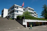 Im Schulhaus Hübeli in Emmen wurden erhöhte Naphthalin-Werte gemessen. (Bild: Dominik Wunderli, 20. Mai 2014)