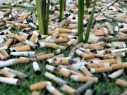 Zigarettenrauch schadet noch Jahre, nachdem er sich verzogen hat. Die Gefahren des «third hand smoke» stehen erst seit kurzem im Fokus der Forschung. (Bild: Keystone/MAGALI GIRARDIN)