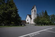 Aussenansicht der Kirche St. Joseph in Perlen. (Bild:Pius Amrein/22. August 2017)