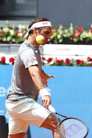 Roger Federer im Training in Madrid. Bild Kiko Huesca/Keystone (3. Mai 2019)