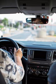 Die Behörden können Autofahrerinnen und -fahrer schon heute zu Testfahrten aufbieten. (Bild: Alexandra Wey/Keystone)