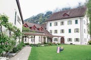 Im Herrenhaus, das an das Rote Kreuz vermietet wurde, leben heute unbegleitete minderjährige Asylsuchende und ein paar alleinerziehende Frauen mit ihren Kindern. (Bild: Paul Gwerder, Altdorf, 3. Mai 2019)