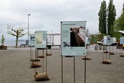 Ein Stück Bahngeschichte ist bis im Herbst auf dem Hafenplatz nachzulesen. (Bild: Rahel Jenny Egger)