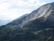 Das Bergdorf Brienz im Kanton Graubünden rutscht schneller talwärts, auch der Hang oberhalb ist instabil. Evakuierungen werden nicht mehr ausgeschlossen. (Bild: C. Gartmann)