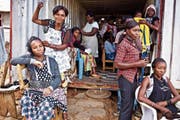 Berufsbildungsprojekte – im Bild eine Coiffeurschule im Kongo – sind die Kernkompetenz der Stiftung Swisscontact. (Bild: HO)