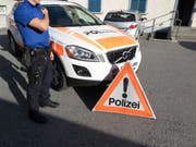 Eine 25-jährige Frau ist in einer Wohnung in Mollis erschossen worden. (Bild: Kantonspolizei Glarus)