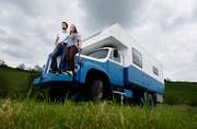 Weltreise: Rebecca Strickler und Patrick Hegglin gehen mit ihrem umgebauten Saurer-Lastwagen auf Weltreise. (Bild: Stefan Kaiser, Menzingen, 27. Mai 2019)