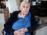 Aktiv bis ins hohe Alter: Der am Dienstag versrorbene Freddy Buache in einer Aufnahme von 2017. (Bild: KEYSTONE/JOEL ESPI)
