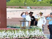 Indiens Premierminister Narendra Modi hat am Donnerstag vor dem Amtssitz von Staatspräsident Ram Nath Kovind in der Hauptstadt Neu Delhi den Amtseid abgelegt. (Bild: KEYSTONE/EPA INDIAN PRESS INFORMATION BUREAU)