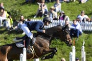 Der Weltranglisten-Erste gewinnt auf seinem Pferd Venard. (Bild: KEY)