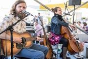 Famous October brachten edlen Folk auf den Flugplatz Buochs.