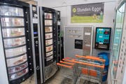 Ein weiterer Versuch von Birrer sind die 24-Stunden-Snackautomaten. (Bild: Boris Bürgisser, Willisau, 10. Mai 2019)